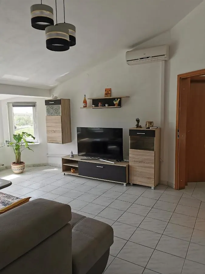 Family Friendly Apartments With A Swimming Pool Kastel, Central Istria - Sredisnja Istra - 21309 Buje