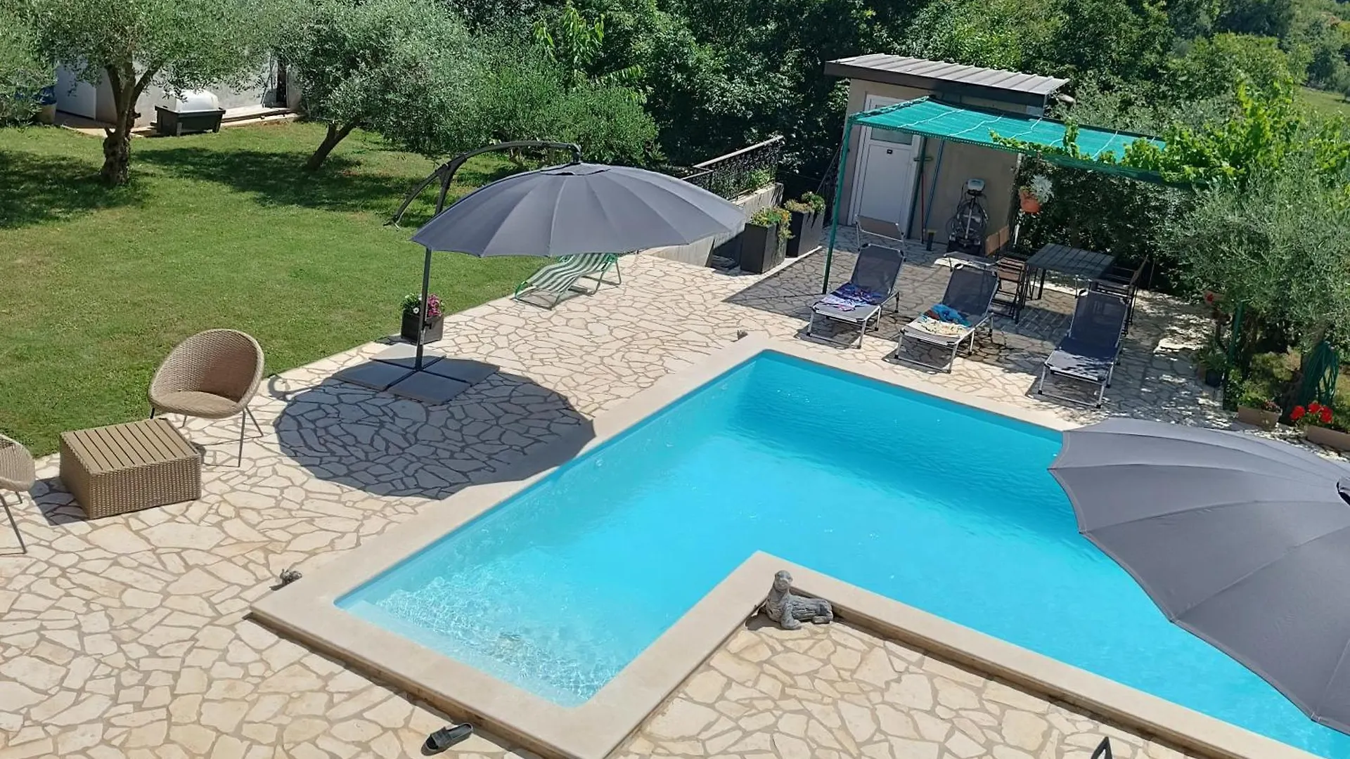 Family Friendly Apartments With A Swimming Pool Kastel, Central Istria - Sredisnja Istra - 21309 Buje